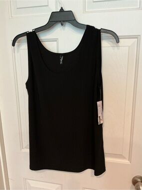 Women's Black Scoop Neck Tank Top — Lightweight Everyday Essential